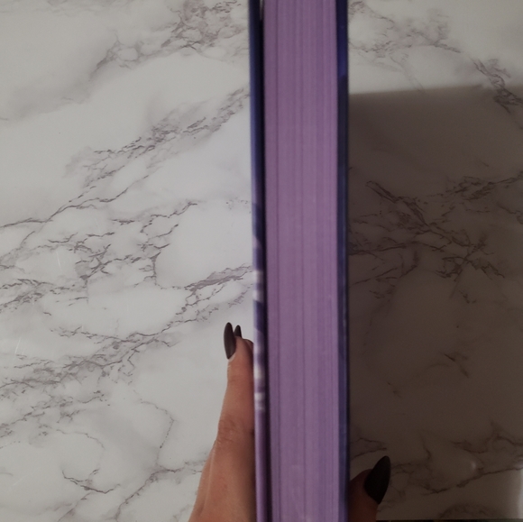 Sweet and Bitter Magic, hardcover, sprayed edges, Owlcrate special Edition - Picture 5 of 8